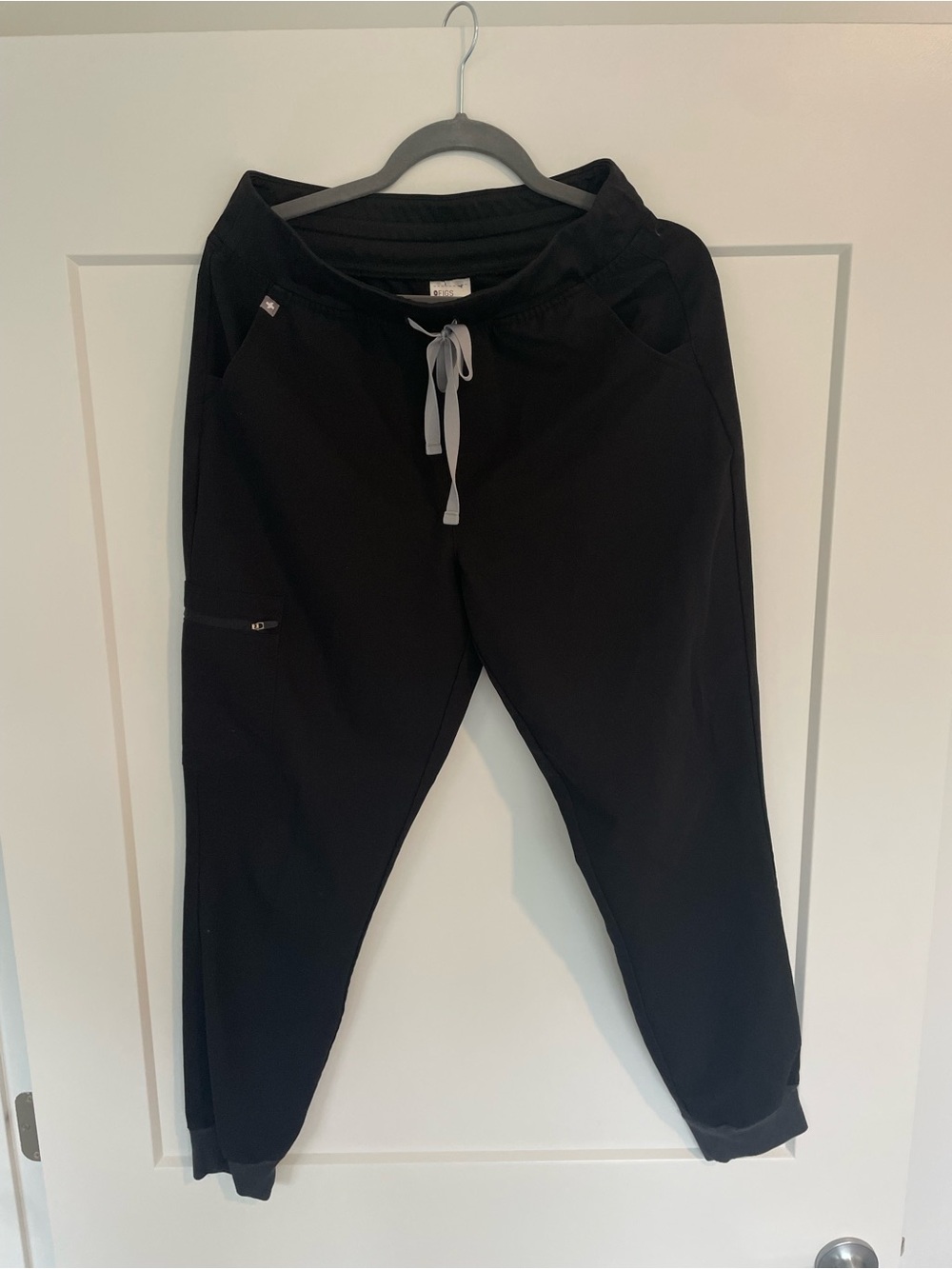 FIGS Women’s Zamora Jogger Scrub Pant